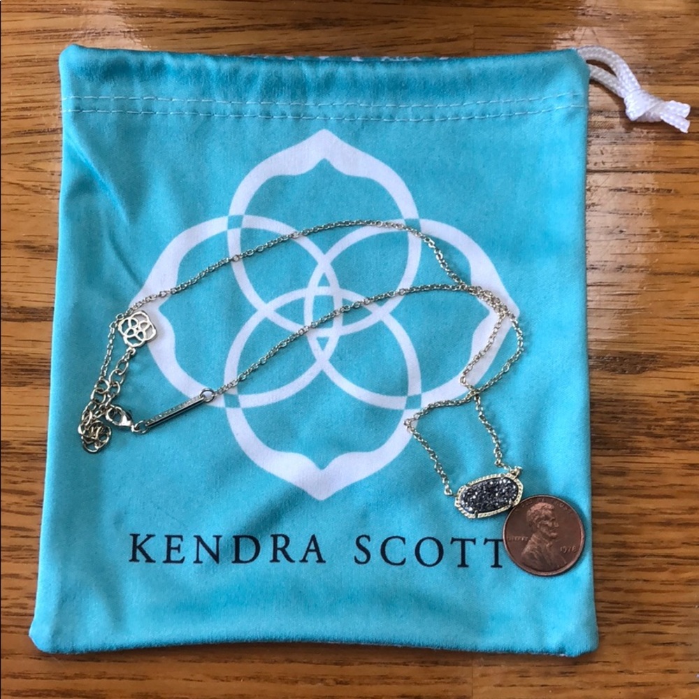 Kendra Scott gray necklace